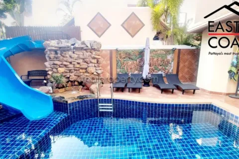 Casa de 4 dormitorios en Jomtien Beach, Pattaya, Tailandia № 212821 - foto 14