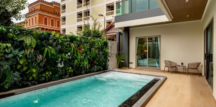 Casa de 4 dormitorios en Pattaya, Tailandia № 212820