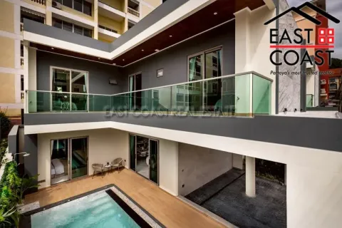 Casa de 4 dormitorios en Pattaya, Tailandia № 212820 - foto 3