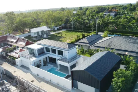 Villa in Pattaya, Thailand 4 bedrooms № 155684