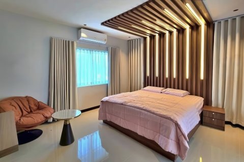 Maison à Pattaya, Thaïlande 5 chambres № 155683 - photo 16