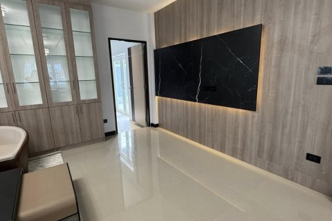 Maison à Pattaya, Thaïlande 5 chambres № 155683 - photo 8