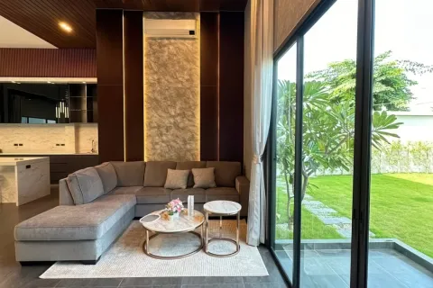 Villa à Pattaya, Thaïlande 4 chambres № 155681 - photo 9