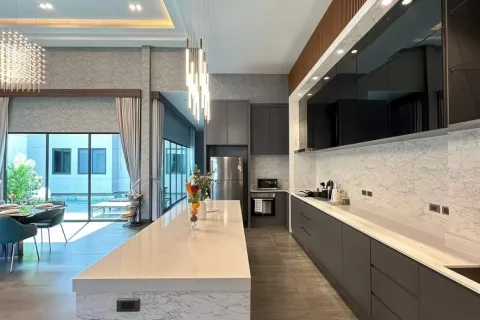 Villa à Pattaya, Thaïlande 4 chambres № 155681 - photo 7