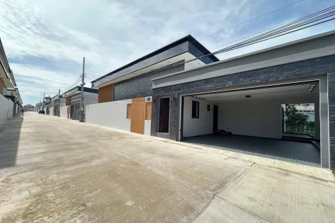 Villa à Pattaya, Thaïlande 4 chambres № 155681 - photo 1