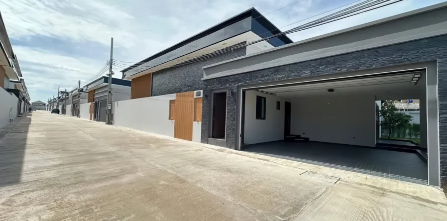 Villa à Pattaya, Thaïlande 4 chambres № 155681