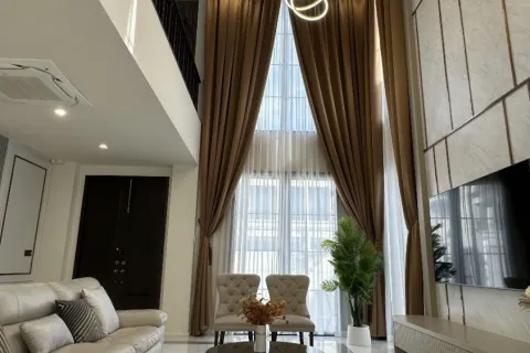 Дом в Паттайе, Таиланд с 5 комнатами № 155686 - фото 4