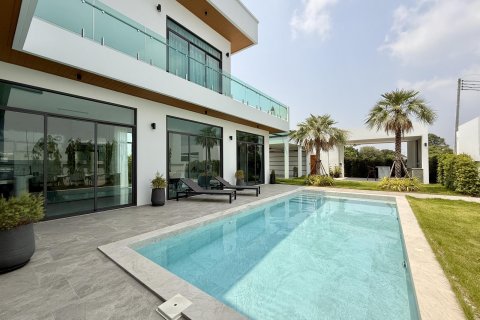 Villa à Pattaya, Thaïlande 4 chambres № 155680 - photo 1