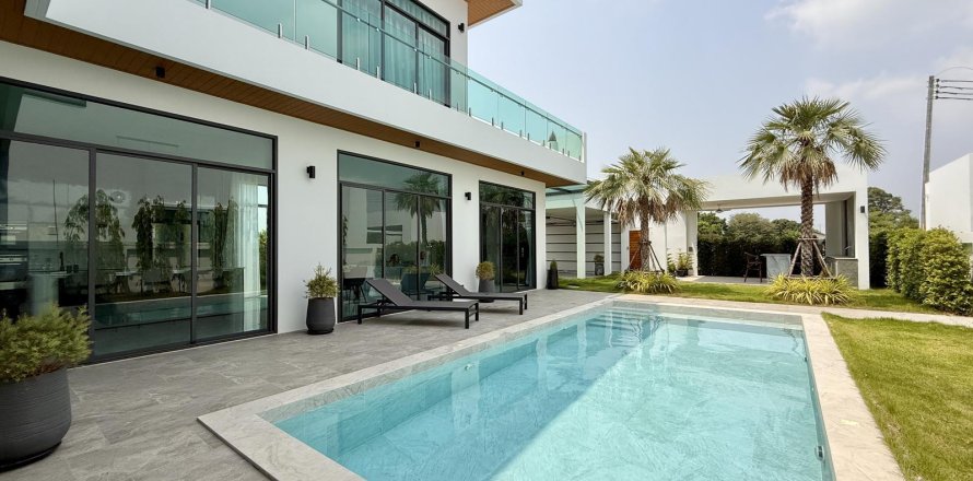 Villa à Pattaya, Thaïlande 4 chambres № 155680