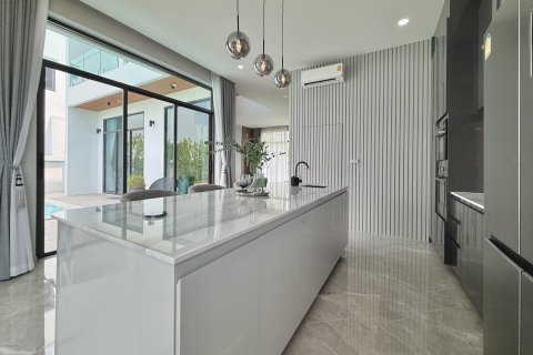 Villa à Pattaya, Thaïlande 4 chambres № 155680 - photo 9