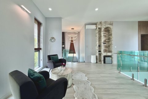 Villa à Pattaya, Thaïlande 4 chambres № 155680 - photo 14