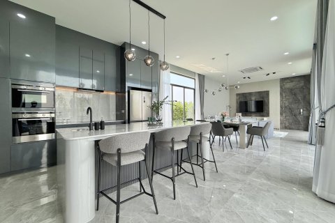 Villa à Pattaya, Thaïlande 4 chambres № 155680 - photo 8