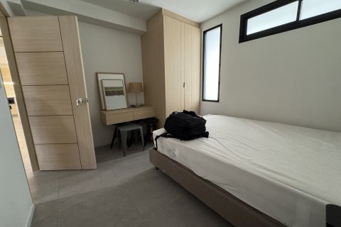 Condo à Huai Khwang, Bangkok, Thaïlande, 2 chambres  № 163463 - photo 8