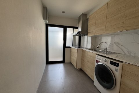 Condo à Huai Khwang, Bangkok, Thaïlande, 2 chambres  № 163463 - photo 3