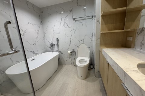 Condo à Huai Khwang, Bangkok, Thaïlande, 2 chambres  № 163463 - photo 7