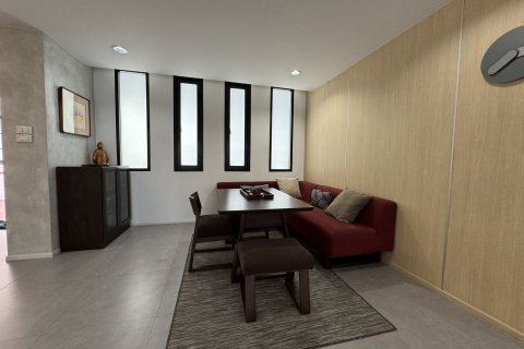 Condo à Huai Khwang, Bangkok, Thaïlande, 2 chambres  № 163463 - photo 9