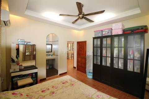 Land in Nong Khai, Thailand 51200 sq.m. № 163467 - photo 28