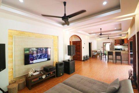 Land in Nong Khai, Thailand 51200 sq.m. № 163467 - photo 21