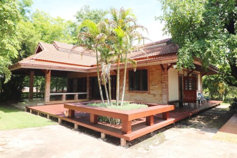 Land in Nong Khai, Thailand 51200 sq.m. № 163467 - photo 19