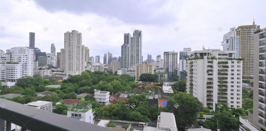 Condo in Bangkok, Thailand, 1 bedroom  № 185342