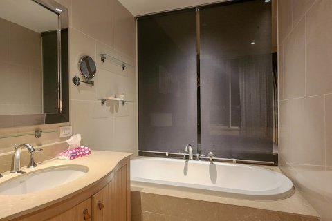 Condo in Sathon, Bangkok, Thailand, 2 bedrooms  № 134415 - photo 9