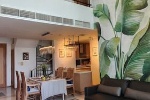 Condo in Sathon, Bangkok, Thailand, 2 bedrooms  № 134415 - photo 1