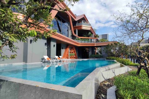 House in Bangkok, Thailand 5 bedrooms № 183926 - photo 12