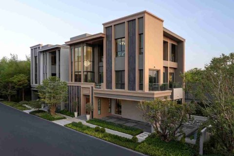 House in Bangkok, Thailand 5 bedrooms № 183926
