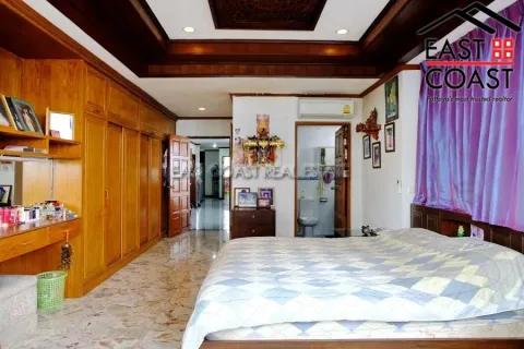 Condominio de 3 dormitorios en Jomtien Beach, Pattaya, Tailandia № 213112 - foto 15