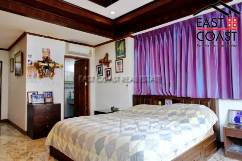 Condominio de 3 dormitorios en Jomtien Beach, Pattaya, Tailandia № 213112 - foto 16