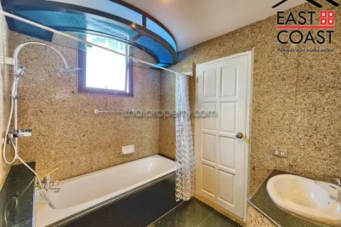 Condominio de 2 dormitorios en Jomtien Beach, Pattaya, Tailandia № 213113 - foto 27
