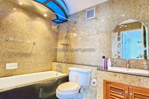 Condominio de 2 dormitorios en Jomtien Beach, Pattaya, Tailandia № 213113 - foto 17