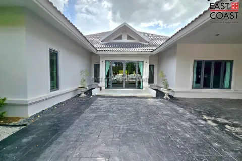 Casa de 3 dormitorios en Pattaya, Tailandia № 213114 - foto 6