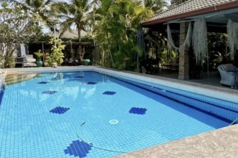 Villa in Hua Hin, Thailand 3 bedrooms № 134723 - photo 1