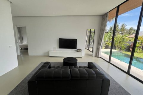 Villa in Surat Thani, Thailand 3 bedrooms № 134724 - photo 5