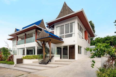 Villa in Ko Samui, Thailand 9 bedrooms № 152762 - photo 1