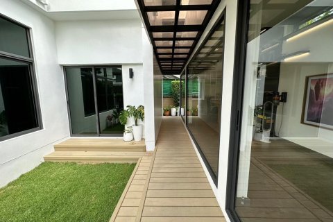 House in Bang Kapi, Bangkok, Thailand 3 bedrooms № 161771 - photo 8