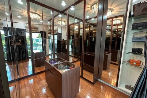 House in Bang Kapi, Bangkok, Thailand 3 bedrooms № 161771 - photo 3