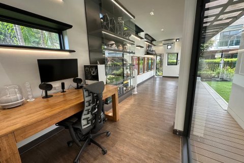 House in Bang Kapi, Bangkok, Thailand 3 bedrooms № 161771 - photo 10