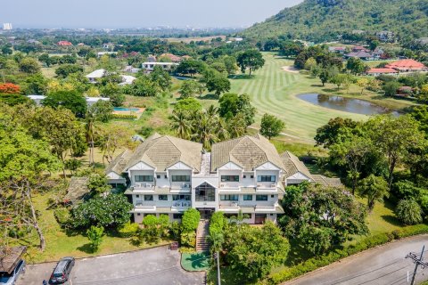 Condominio de 3 dormitorios en Cha-am, Tailandia № 221997