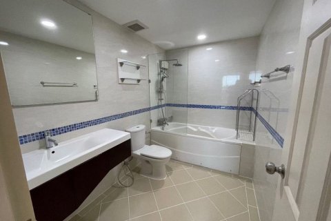 Condo in Watthana, Bangkok, Thailand, 2 bedrooms № 138777 - photo 7