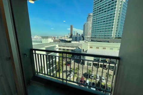 Condo in Watthana, Bangkok, Thailand, 2 bedrooms № 138777 - photo 6