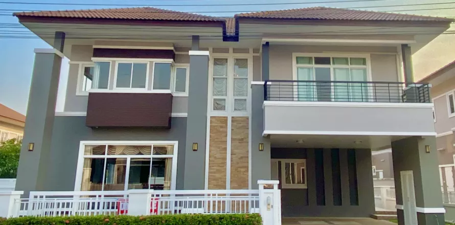 House in San Kamphaeng, Thailand 4 bedrooms № 138779