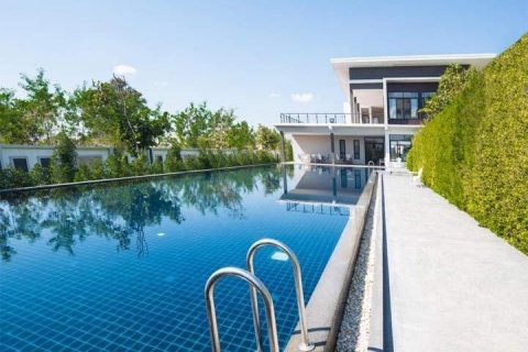 House in San Kamphaeng, Thailand 4 bedrooms № 138779 - photo 19