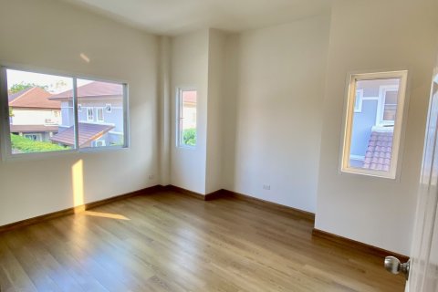 House in San Kamphaeng, Thailand 4 bedrooms № 138779 - photo 16