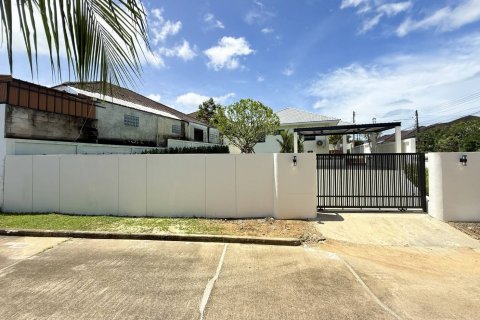 House in Phuket, Thailand 4 bedrooms № 138781 - photo 1