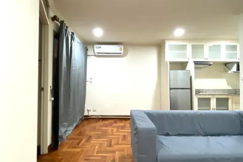 Studio dans le Condo à Khlong Toei, Bangkok, Thaïlande  № 169537 - photo 1