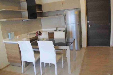 Condo in Bangkok, Thailand, 2 bedrooms  № 183509 - photo 13