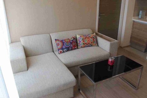 Condo in Bangkok, Thailand, 2 bedrooms  № 183509 - photo 14
