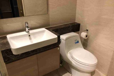 Condo à Thonburi, Bangkok, Thaïlande, 1 chambre  № 183515 - photo 9